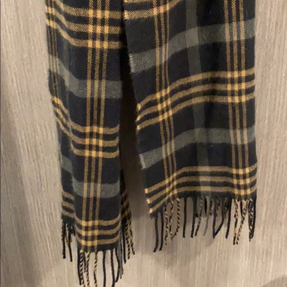 ❗️BOGO❗️Plaid Scarf - Picture 3 of 4